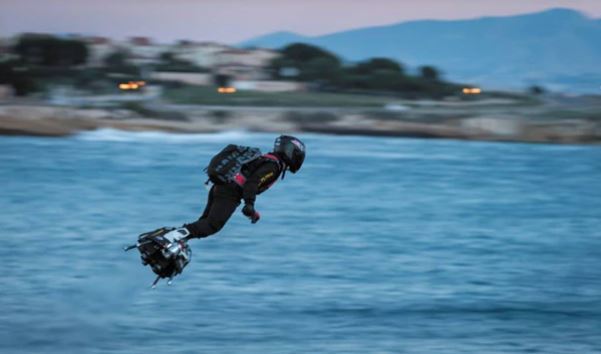 La nueva patineta voladora que será usada por militares en Francia