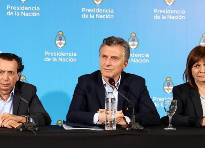 Macri anuncia que habrá público de equipo rival en finales entre Boca y River