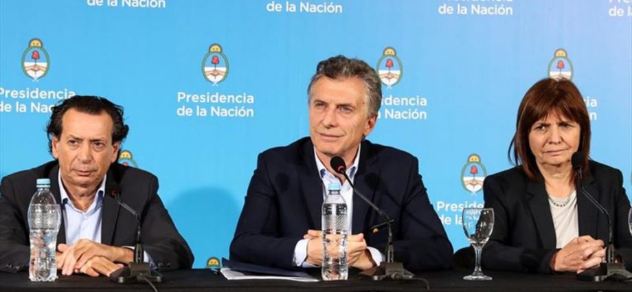 Macri anuncia que habrá público de equipo rival en finales entre Boca y River