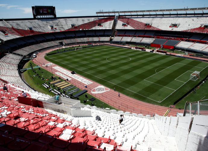 El ministro del Interior de Paraguay aseguró que su país está “en condiciones” de ser la sede de la Superfinal entre Boca Juniors y River Plate