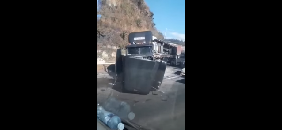 Accidente vial en bajada de Amatitlán