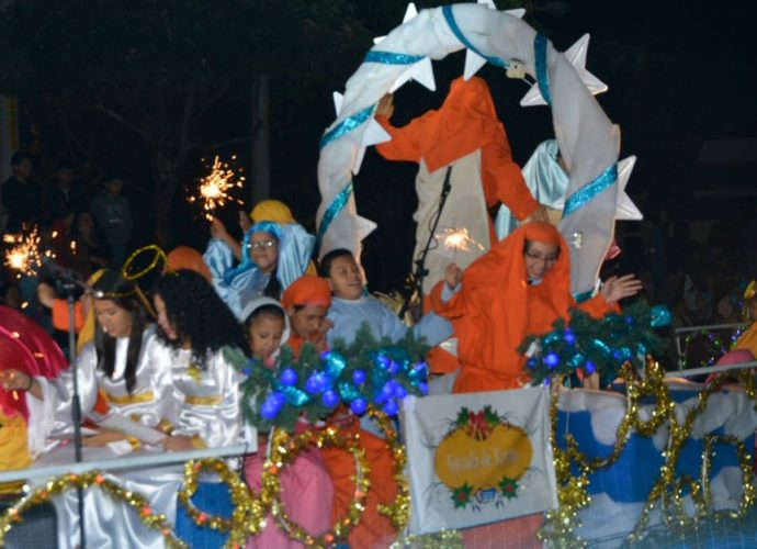 Anuncian desfile navideño en el casco urbano de Villa Nueva