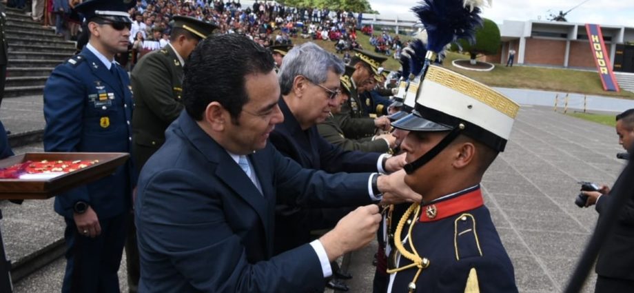 #InformeNacional | Presidente Morales asiste a la graduación de cadetes de la Escuela Politécnica