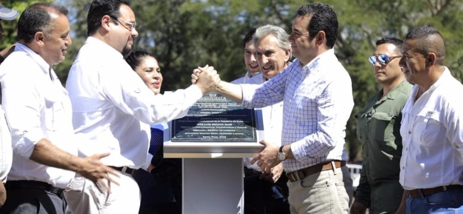 #InformeNacional | Presidente Morales entrega carretera de 38 Km. en Santa Rosa