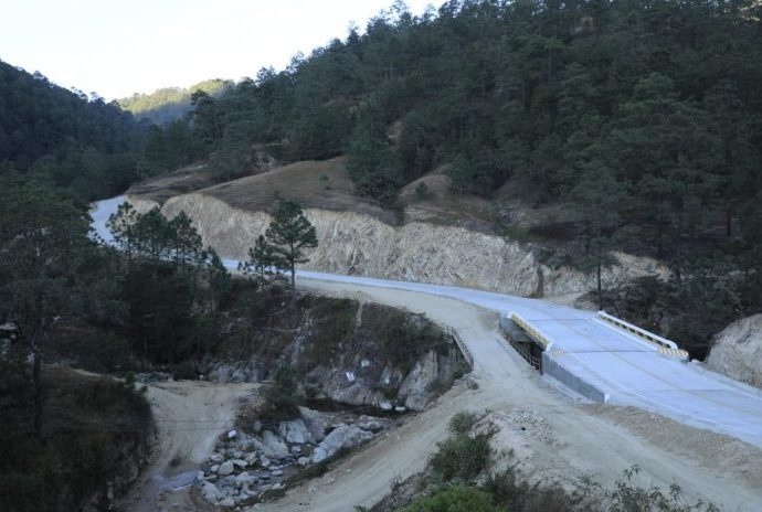 Presidente Jimmy Morales inauguró tramo carretero que beneficiará a poblaciones de Quiché