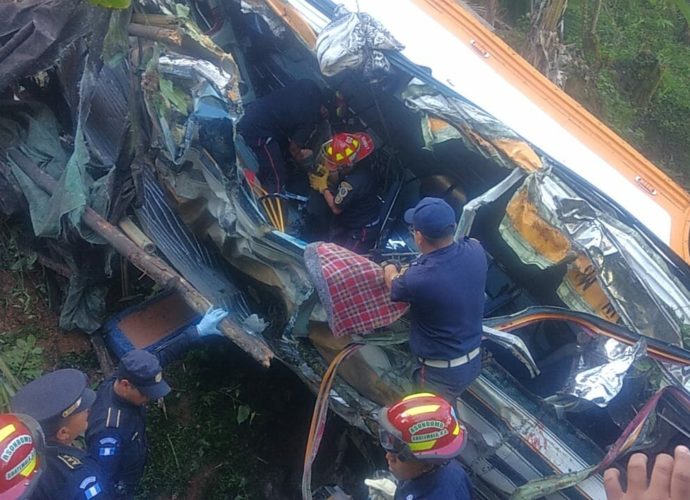 Mueren 8 integrantes de agrupación musical católica carismática «Unidos Por Cristo» en fuerte accidente