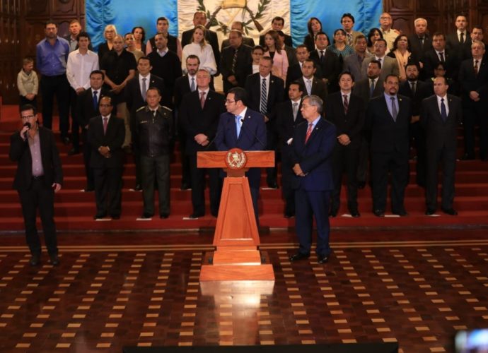 Durante el mensaje a la nación del Presidente Morales, hablaron familias afectadas por abuso de autoridad de CICIG