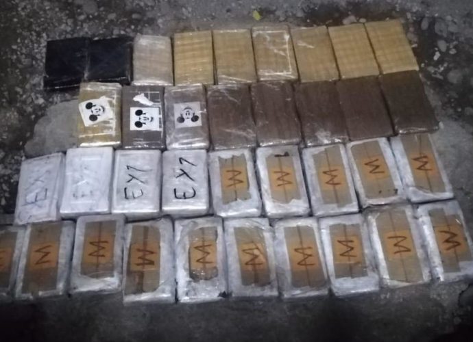Dos capturados, transportaban 36 kilos de cocaína