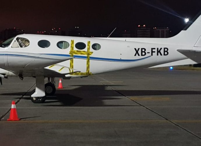 Interceptan avioneta que transportaba 59 mil dólares en doble fondo