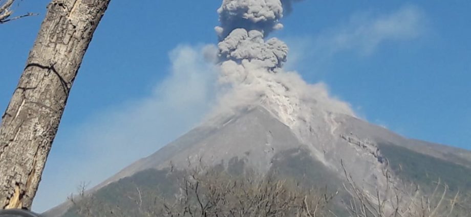 #EnAlerta: Registran incremento en explosiones del volcán de Fuego