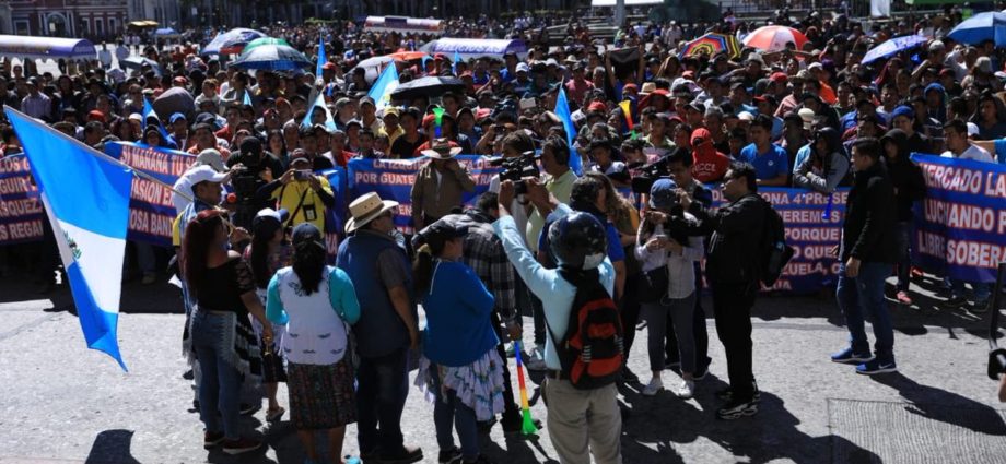 Vendedores de mercado “La Terminal” realizaron marcha denominada “Por La Libertad de Guatemala”