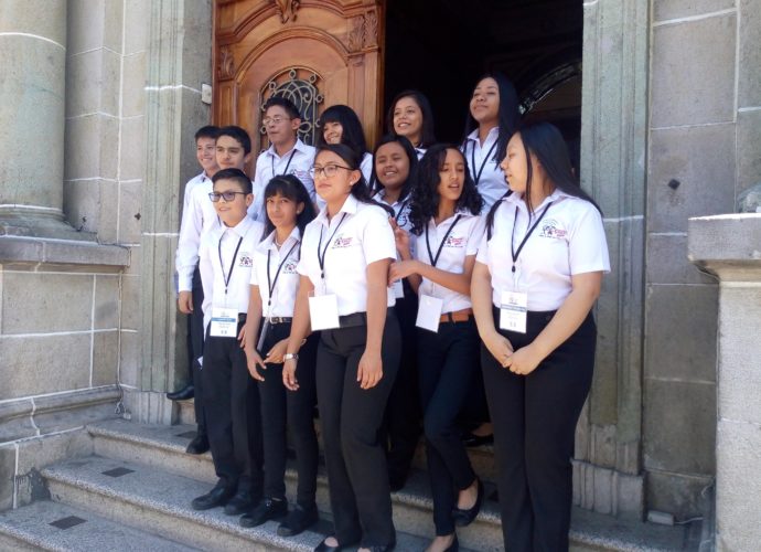 Juramentan al Tribunal Supremo Electoral Infantil para realizar la edición 24 de estos comicios