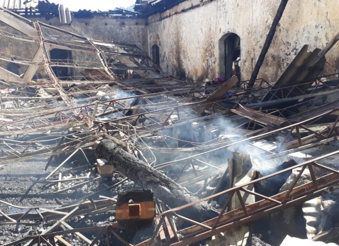 Una mueblería y una boutique dentro de los comercios afectados por incendio en Antigua Guatemala