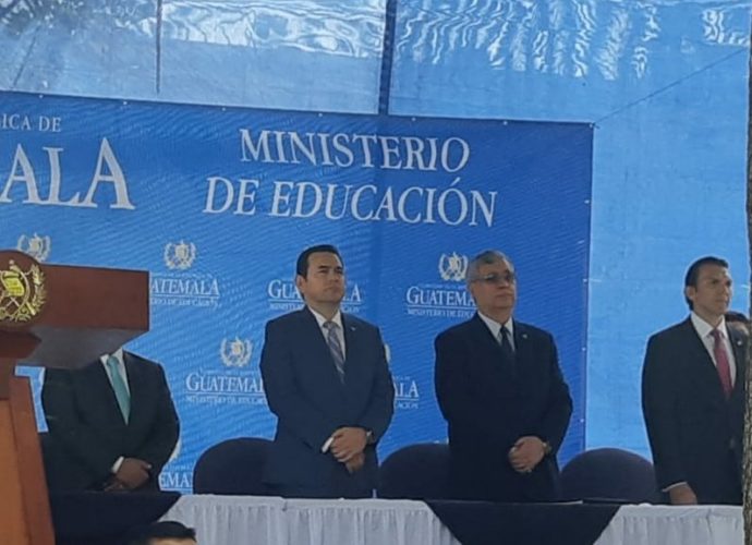 Pacto Colectivo de Condiciones de Trabajo es entregado a sindicalistas del Magisterio