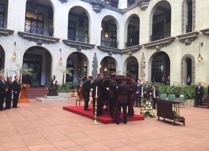 Realizan homenaje póstumo al exvicepresidente Juan Francisco Reyes López