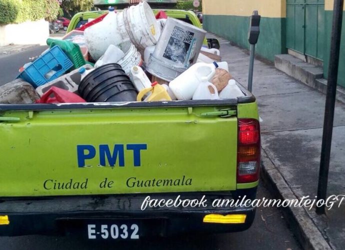 Retirarán a niños aparta lugares en calles de la Ciudad de Guatemala