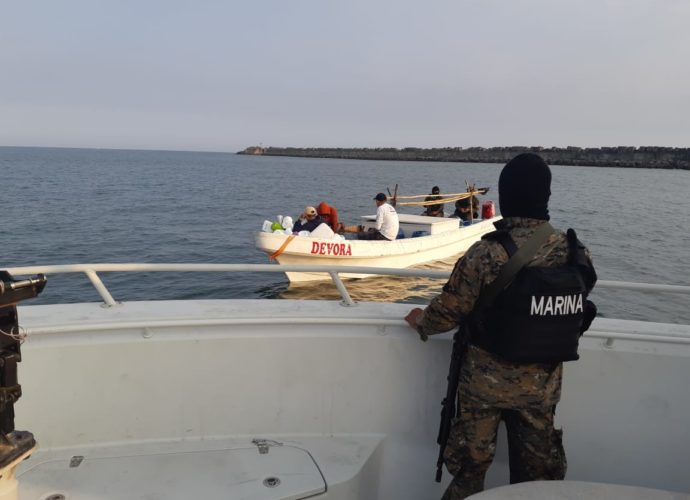 Interceptan embarcaciones con posibles ilícitos en la costa del pacífico