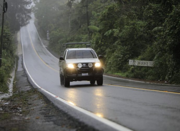 Habilitan reposición de asfalto de 29,55 kilómetros en Cobán, Alta Verapaz