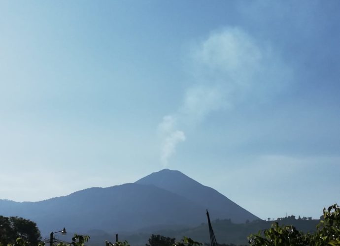 Sectores despejados en volcanes Fuego, Santiaguito y Pacaya