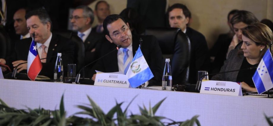 Presidente Jimmy Morales participa en reunión del Grupo de Lima