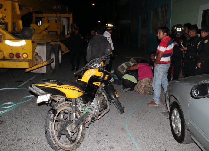 Competencia de motocicletas termina en tragedia: Hombre fallece tras colisionar con grúa