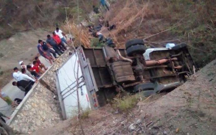Fallecen 23 inmigrantes guatemaltecos en Chiapas, tras fatal accidente