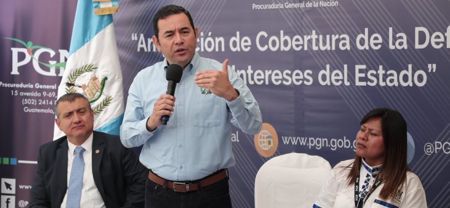 Presidente supervisa proyectos que apoyarán descentralización en Baja Verapaz