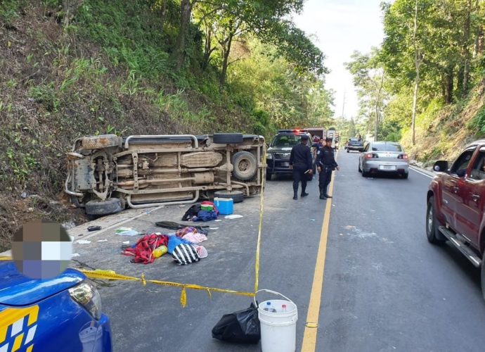 1 menor fallecido y 11 heridos tras accidente en ruta de Retalhuleu a Xela