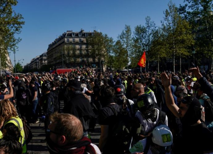 Tensión en París por protestas de “chalecos amarillos”