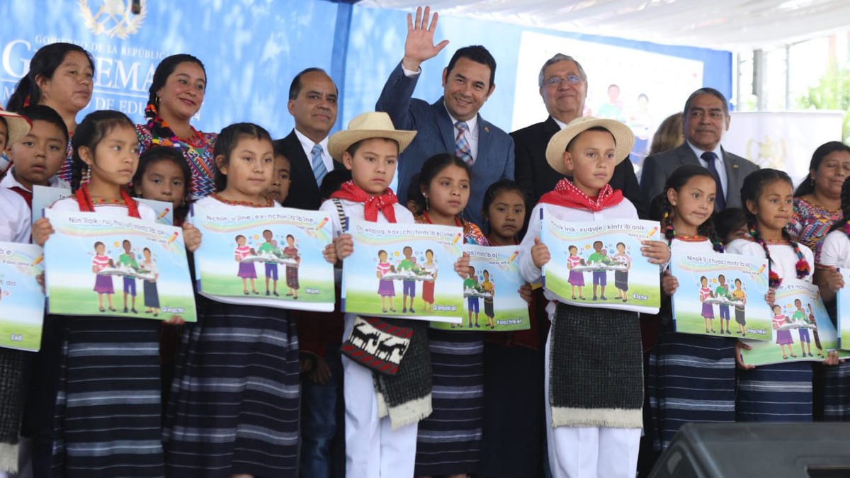 Gobierno Impulsa Educación Bilingüe Con Entrega De Libros En 7 Idiomas ...