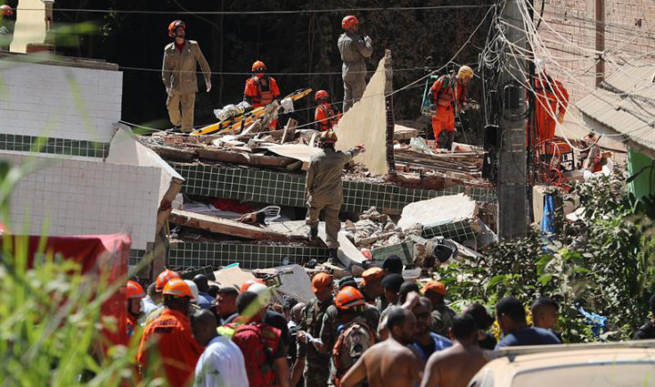 Aumenta a 15 los muertos por el derrumbe de dos edificios en Río de Janeiro
