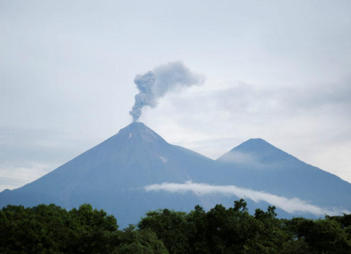 Alerta por descenso de lahares en el volcán de Fuego