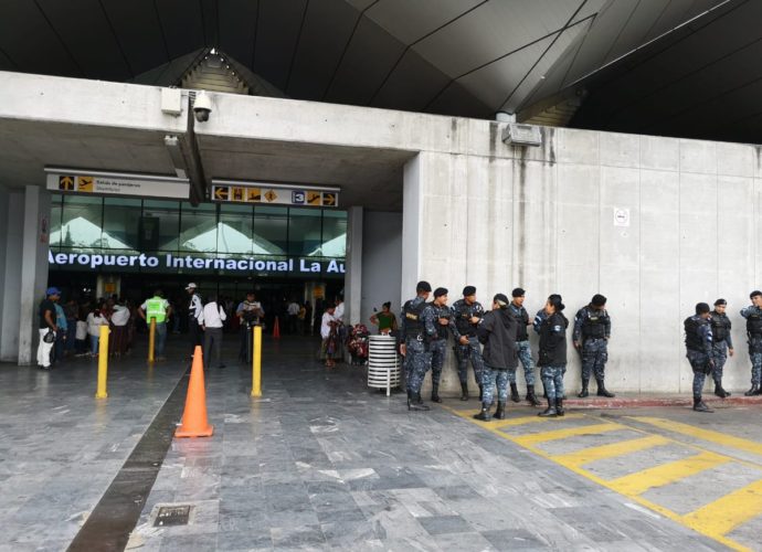 DGAC no dará tregua a vendedores ambulantes del Aeropuerto
