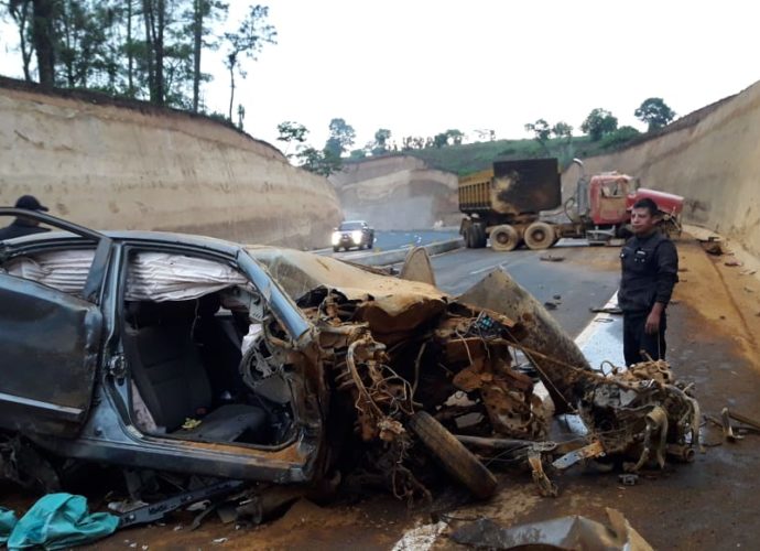 Habilitan paso tras fuerte accidente de tránsito en el Libramiento de Chimaltenango