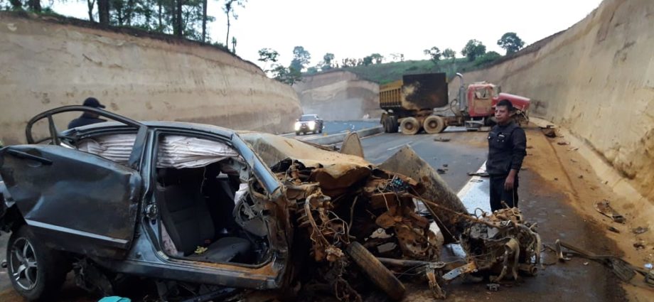 Habilitan paso tras fuerte accidente de tránsito en el Libramiento de Chimaltenango