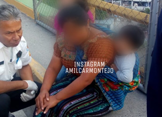 Impiden que una mujer se lance del puente del Incienso