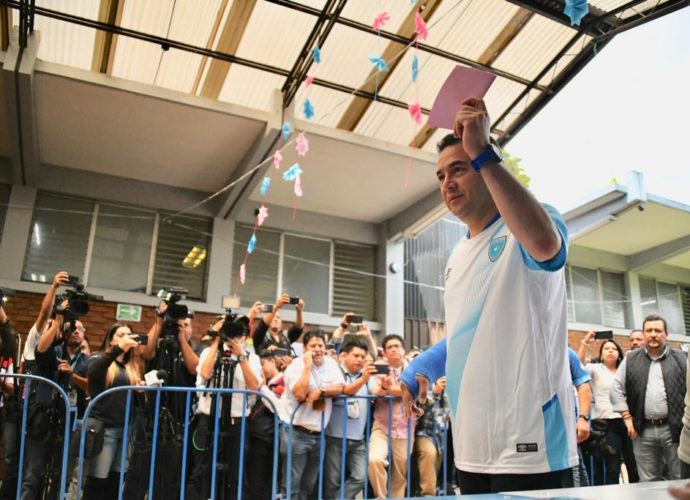 [EN VIVO] El Presidente de Guatemala Jimmy Morales emite su voto