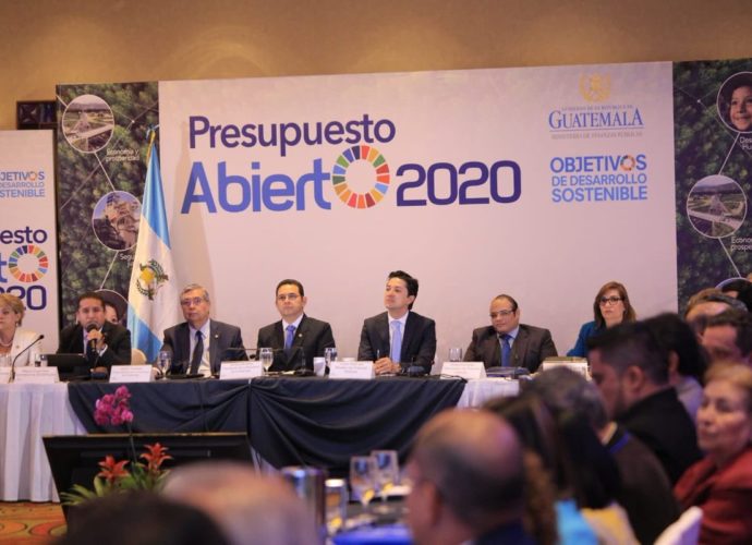 Presidente Jimmy Morales inaugura taller de Presupuesto Abierto para el desarrollo humano y económico