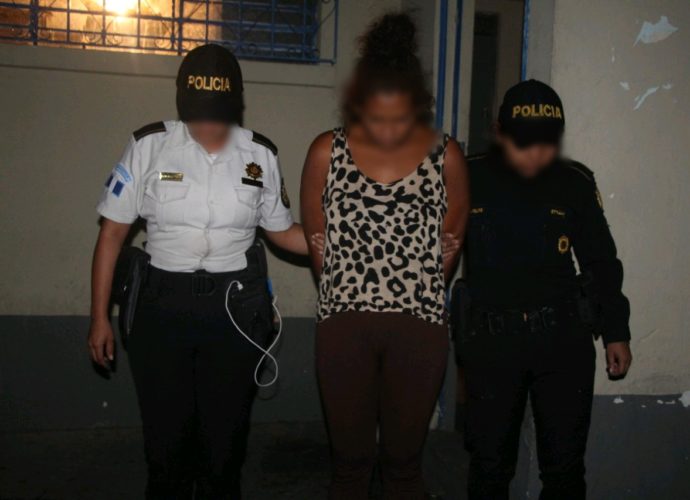 Presunta sicaria es capturada en operativo de seguridad y prevención en Villa Nueva