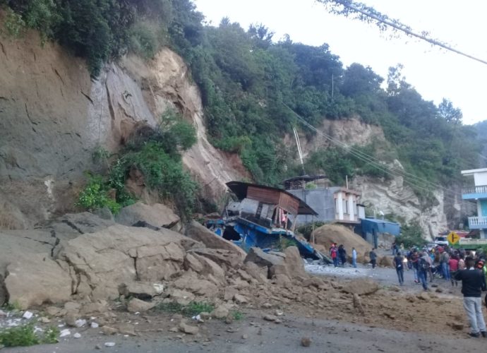 Derrumbe soterra vivienda en Colotenango, Huehuetenango