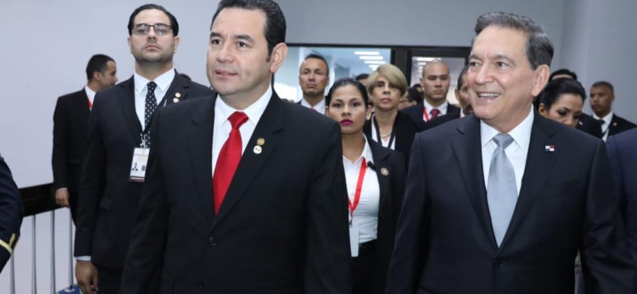 Presidente Jimmy Morales acudió a la toma de posesión del mandatario panameño Laurentino Cortizo