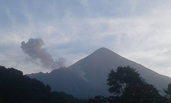 Alerta por aumento de actividad en el Volcán Santiaguito