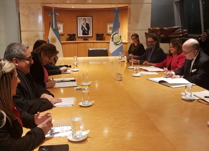 Guatemala y Argentina suscriben acuerdo en materia de tratados a través de sus cancillerías