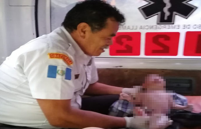 Una bebé nació en una ambulancia de los Bomberos Voluntarios