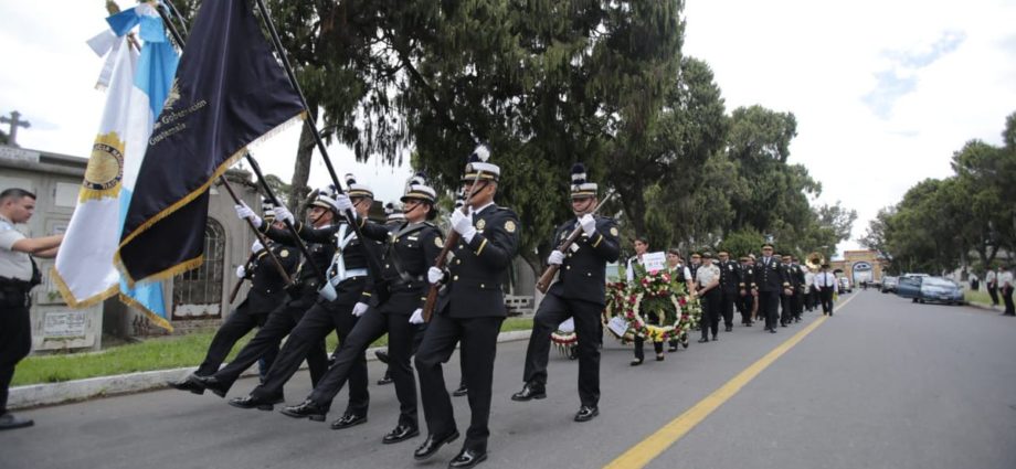 Honras Fúnebres en honor a los agentes de la PNC