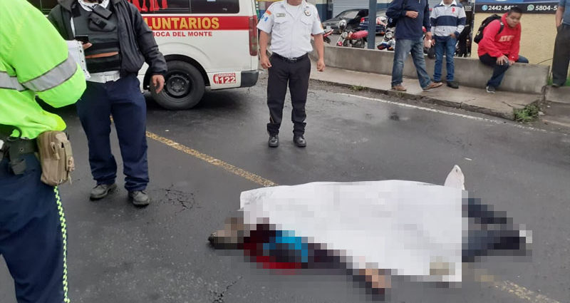 Motorista fallece tras ser arrollado en ruta principal de Boca del Monte