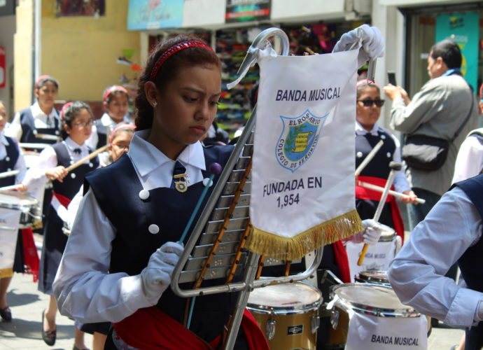 Reanudan desfile escolar de nivel primario por aniversario de Independencia