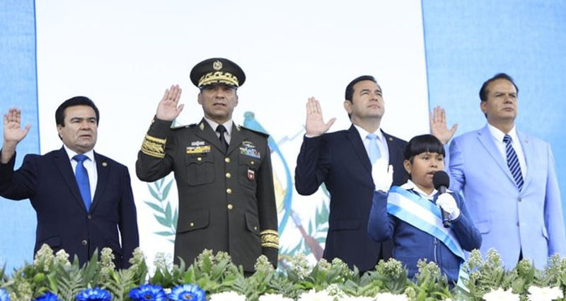 Presidente Morales participa en la conmemoración del Día de la Bandera Nacional
