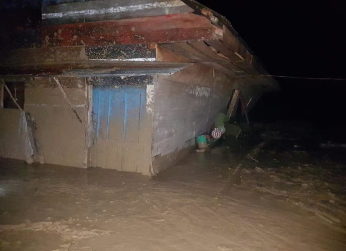 Evacúan a cuatro familias afectadas por derrumbe en San Juan Chamelco, Alta Verapaz