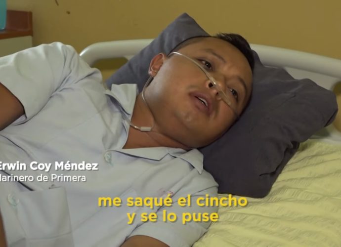 Infante de marina Coy Méndez le salvó la vida a una señora herida durante emboscada en El Estor, Izabal